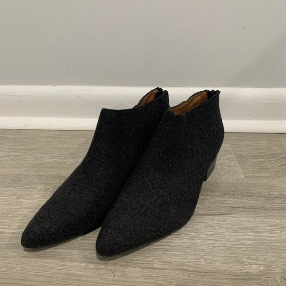 Bettye Muller Women Ankle Grey Pointy Boots Size 8M - Picture 2 of 6